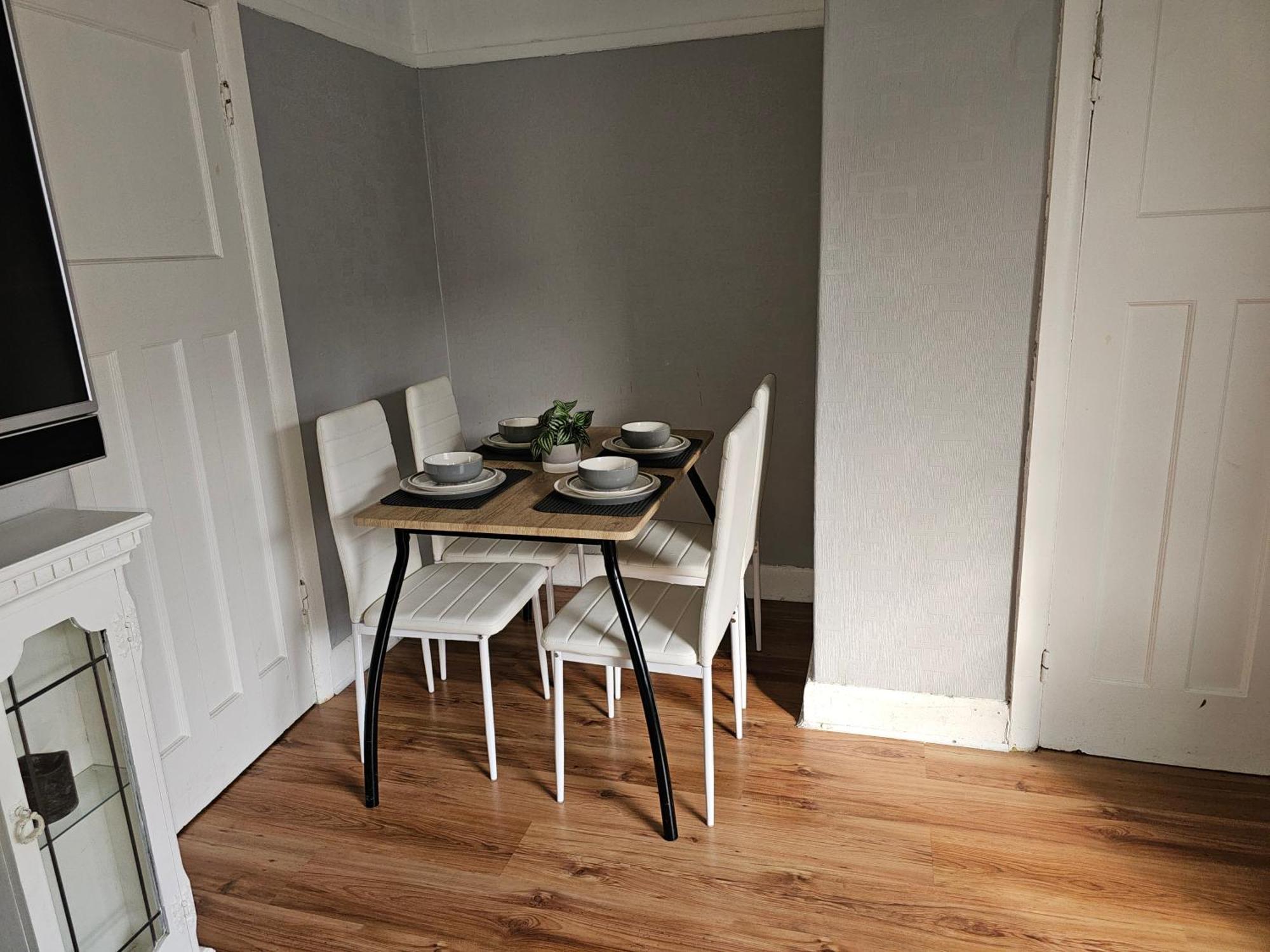Bright 4-Bed House 15 Min To Manchester Centre Villa Exterior foto